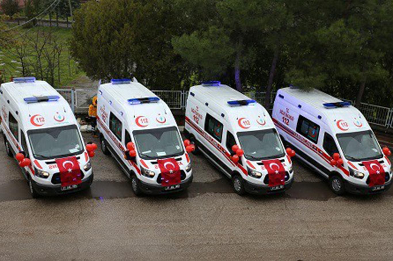 Diyarbakır'a 4 yeni ambulans tahsis edildi Diyarbakır'a 4 yeni ambulans tahsis edildi